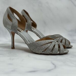 Badgley Mischka D'Orsay Peep Toe Bridal Pumps – Size 9.5 ✨